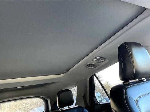 Used 2021 Ford Explorer XLT w/ Equipment Group 202A image 13