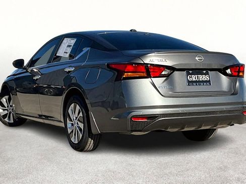 Used 2025 Nissan Altima 2.5 S image 6
