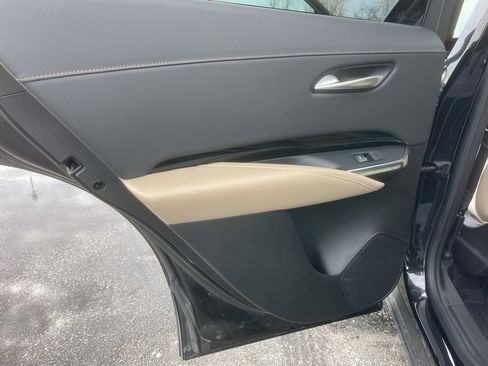 Used 2024 Cadillac XT4 Luxury w/ Cold Weather Package image 23