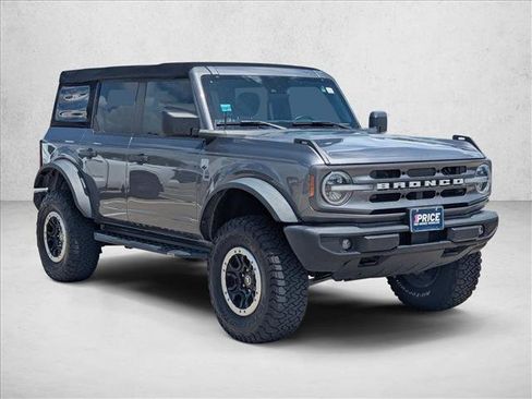 Used 2021 Ford Bronco Big Bend w/ Sasquatch Package AWD/4WD image 2