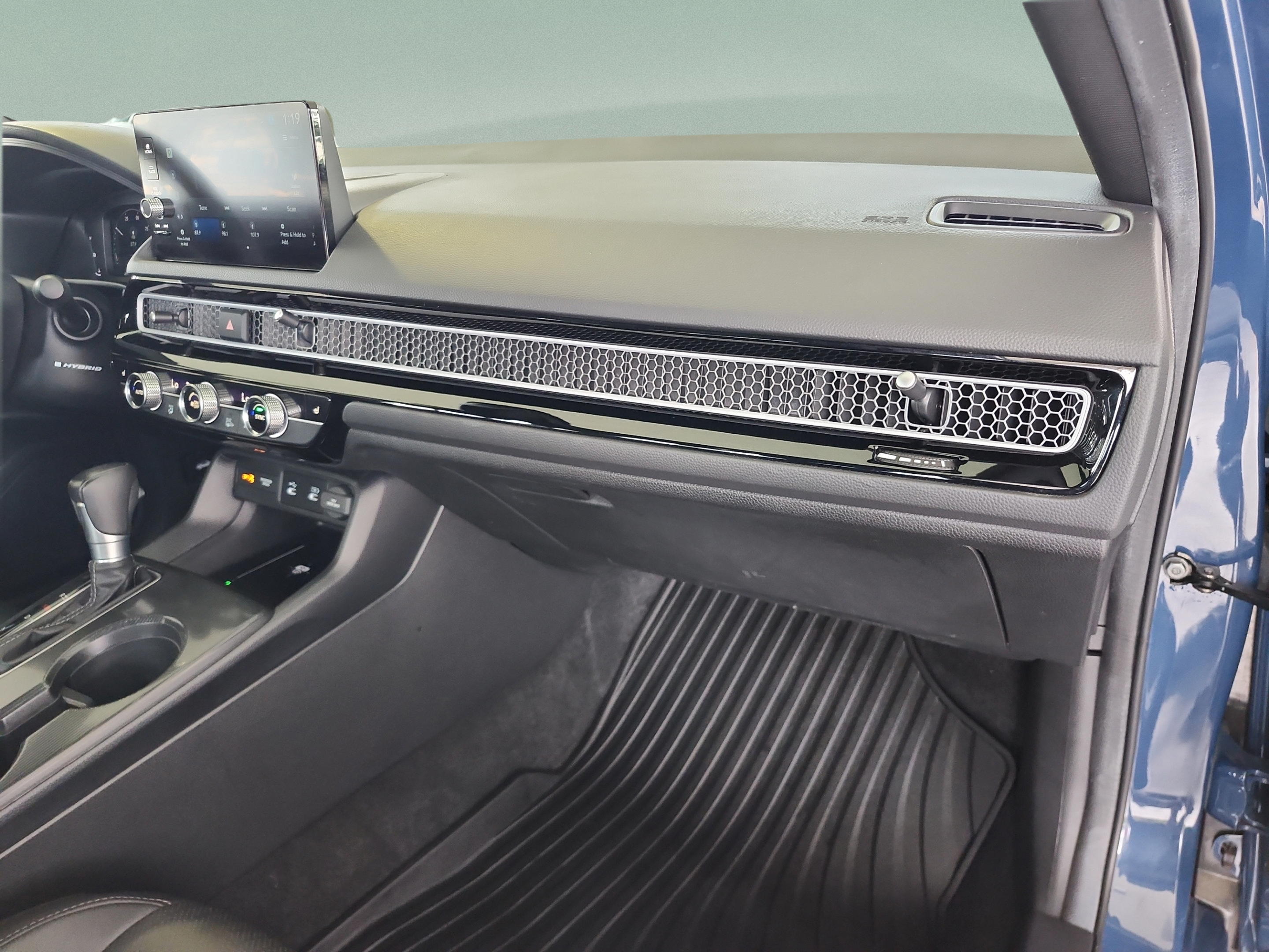 Certified 2025 Honda Civic Sport Touring image 21