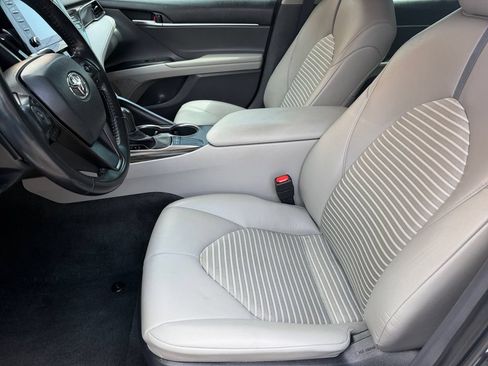 Used 2023 Toyota Camry SE FWD image 10