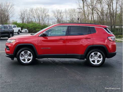 Used 2023 Jeep Compass Latitude AWD/4WD image 16