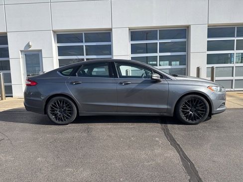 Used 2014 Ford Fusion SE image 3