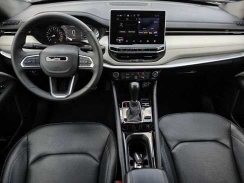 Used 2025 Jeep Compass Limited AWD/4WD image 17