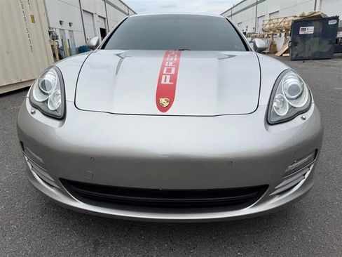 Used 2011 Porsche Panamera image 2