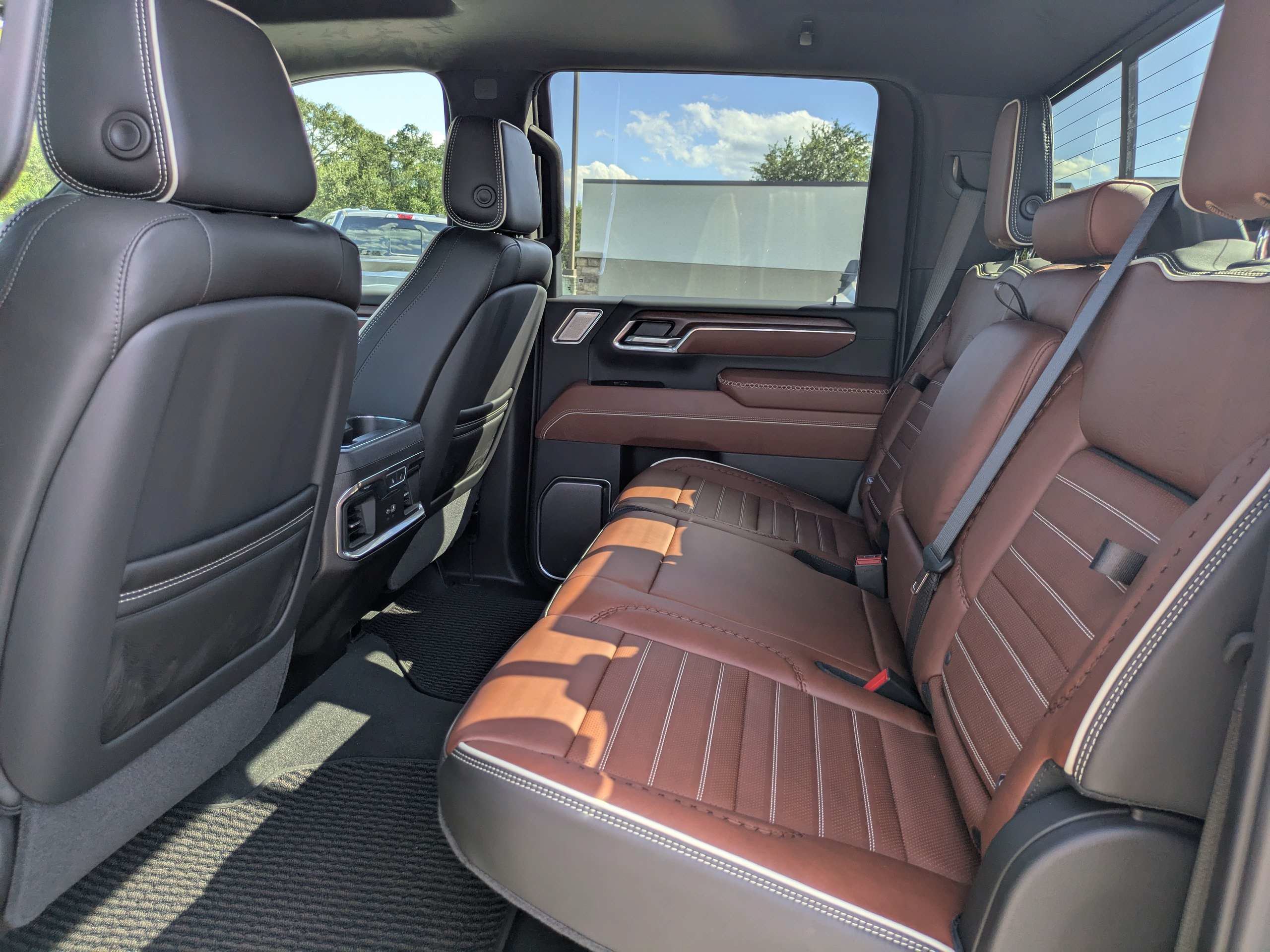 Used 2026 GMC Sierra 3500 Denali Ultimate AWD/4WD image 14
