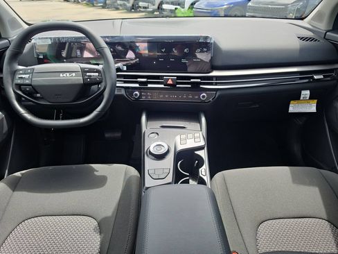 New 2027 Kia Sportage LX FWD image 12