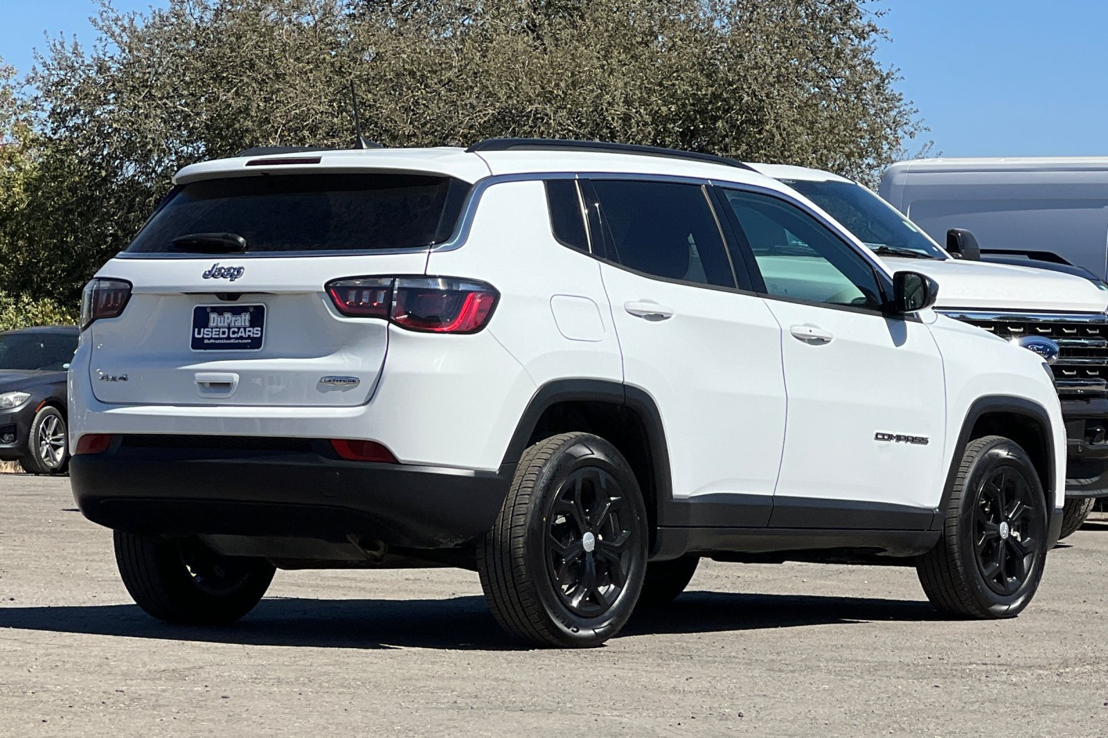 Used 2024 Jeep Compass Latitude AWD/4WD image 4