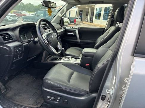 Used 2018 Toyota 4Runner SR5 Premium RWD image 6