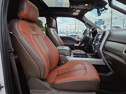 Used 2020 Ford F250 King Ranch w/ King Ranch Ultimate Package AWD/4WD image 9