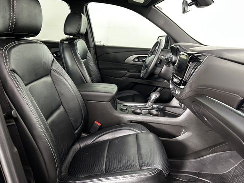 Used 2023 Chevrolet Traverse LT FWD image 10