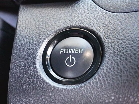 Used 2025 Toyota Camry SE image 28