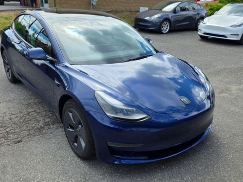 Used 2023 Tesla Model 3 Standard Range RWD image 3