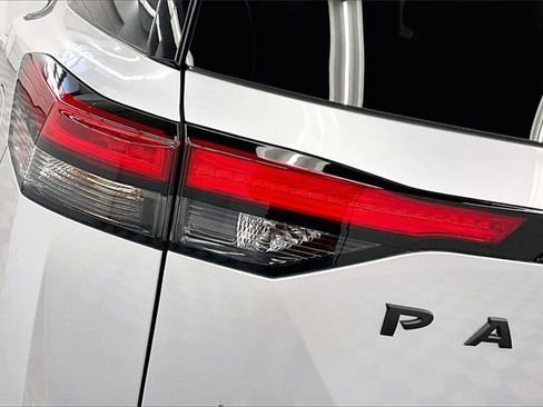 New 2025 Nissan Pathfinder Platinum w/ Lighting Package (N93) image 17