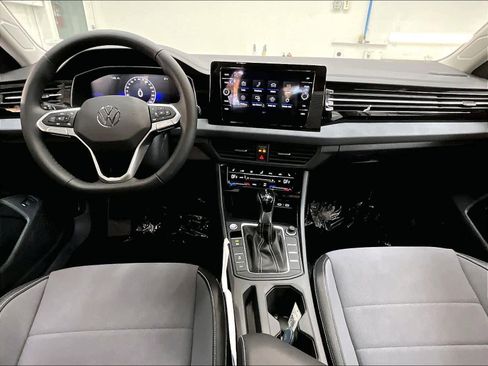 New 2026 Volkswagen Jetta SE image 7