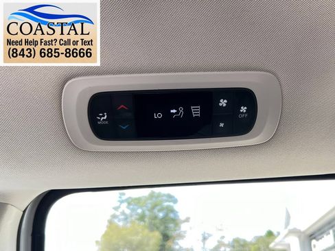 Used 2023 Chrysler Voyager LX FWD image 18