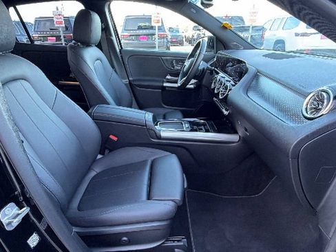 Used 2025 Mercedes-Benz GLA 250 4MATIC w/ Winter Package image 28