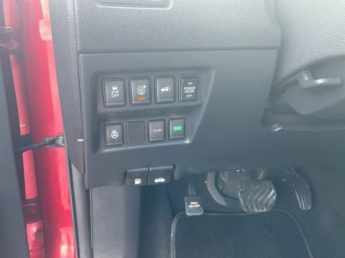 Used 2017 Nissan Rogue SL FWD image 18