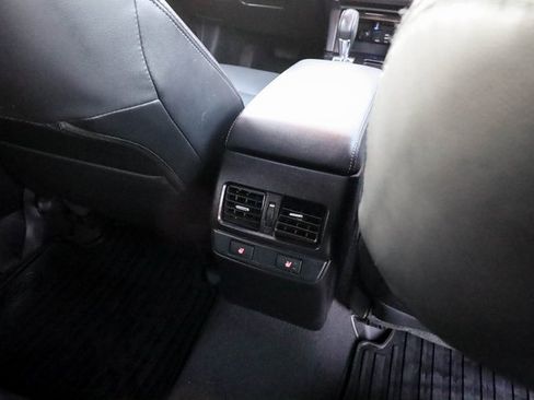 Used 2017 Subaru Outback 3.6R Limited image 52