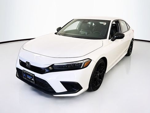 Used 2024 Honda Civic Sport image 3