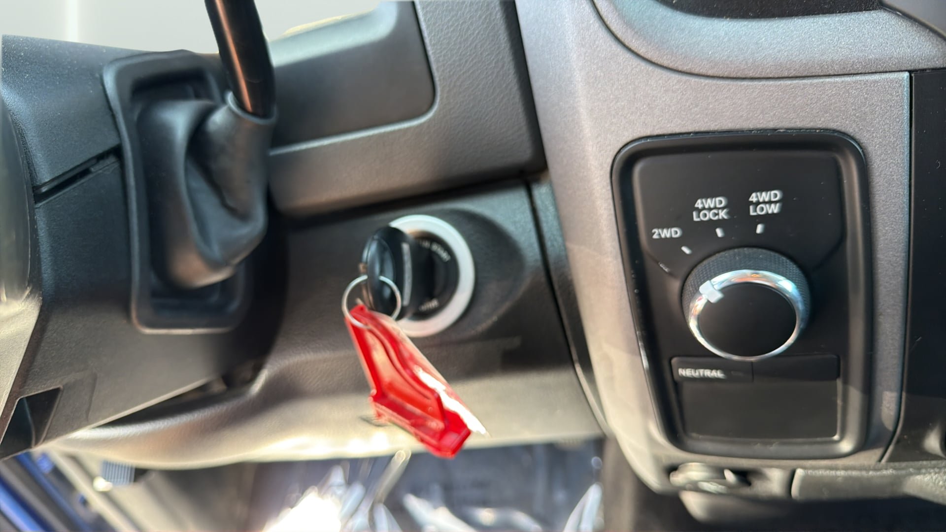 Used 2014 RAM 1500 Express AWD/4WD image 25