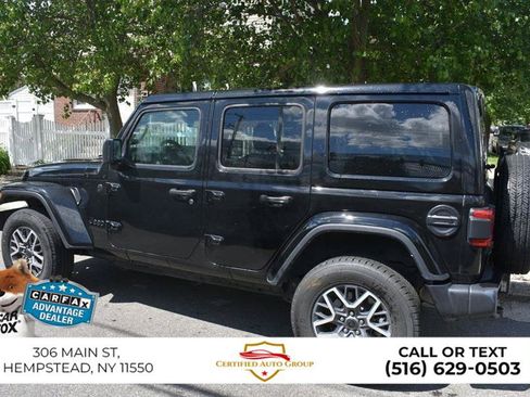 Used 2025 Jeep Wrangler Unlimited Sahara AWD/4WD image 5