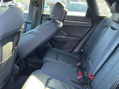 Used 2020 Audi Q3 2.0T Premium Plus image 23