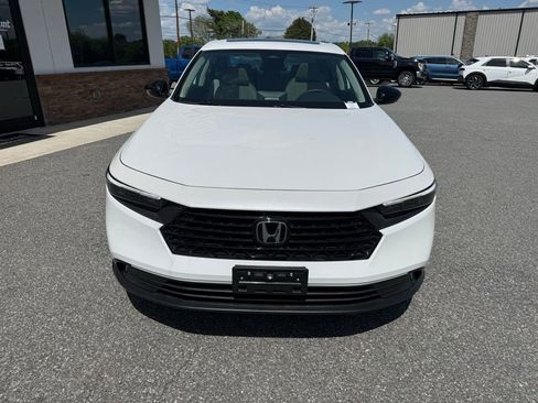 Used 2025 Honda Accord SE image 10