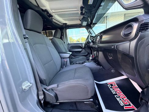 Used 2020 Jeep Gladiator Sport w/ Quick Order Package 24S AWD/4WD image 38