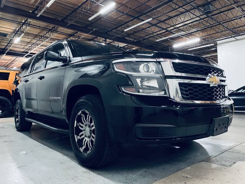 Used 2018 Chevrolet Suburban LT AWD/4WD image 10