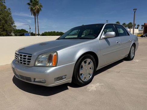 Used 2002 Cadillac De Ville DTS w/ Premium Equipment Pkg image 4