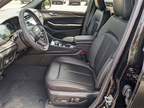 New 2025 Jeep Grand Cherokee L Limited image 6