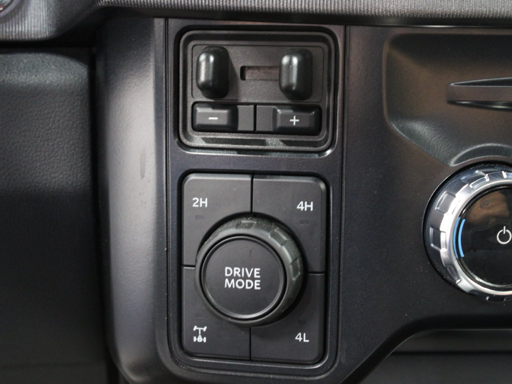 Used 2024 Ford F250 Platinum w/ FX4 Off-Road Package AWD/4WD image 74
