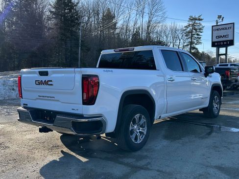 Used 2024 GMC Sierra 1500 SLT image 3