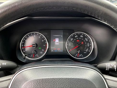 Used 2021 Toyota RAV4 XLE Premium image 20