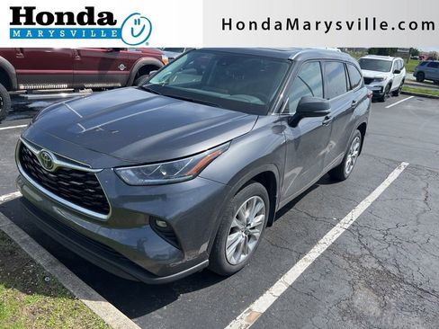 Used 2021 Toyota Highlander Limited image 1