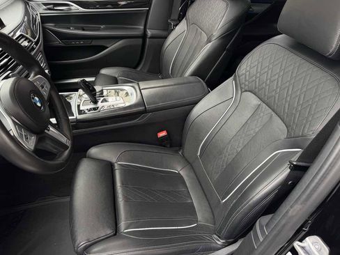 Used 2020 BMW 740i w/ M Sport Package image 17