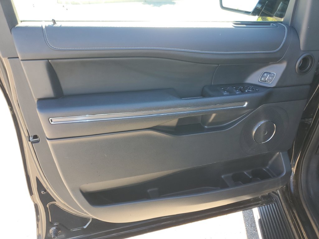 Used 2022 Ford Expedition XLT AWD/4WD image 9