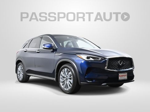 Certified 2025 INFINITI QX50 Pure image 3