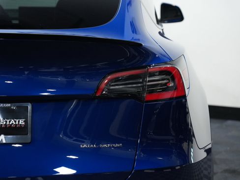 Used 2021 Tesla Model Y Long Range image 17