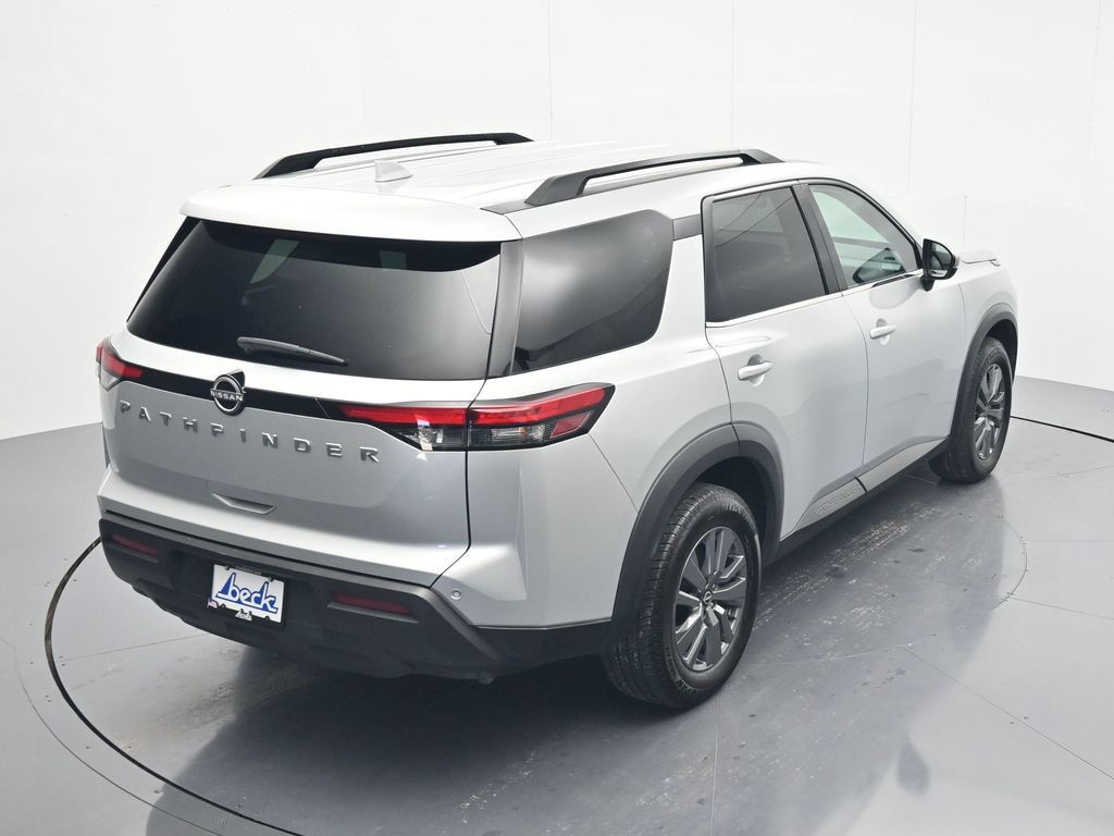 Used 2025 Nissan Pathfinder SV FWD image 33