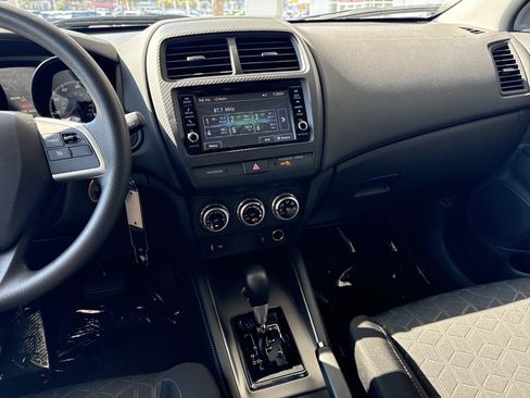 Used 2025 Mitsubishi Outlander Sport ES AWD/4WD image 27
