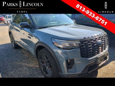 Used 2025 Ford Explorer ST-Line w/ Premium Package RWD image 2