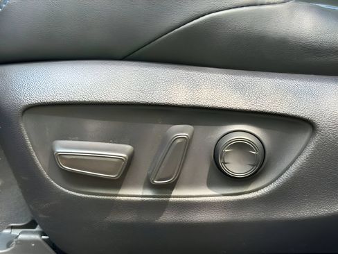 Used 2023 Toyota RAV4 XSE AWD/4WD image 11