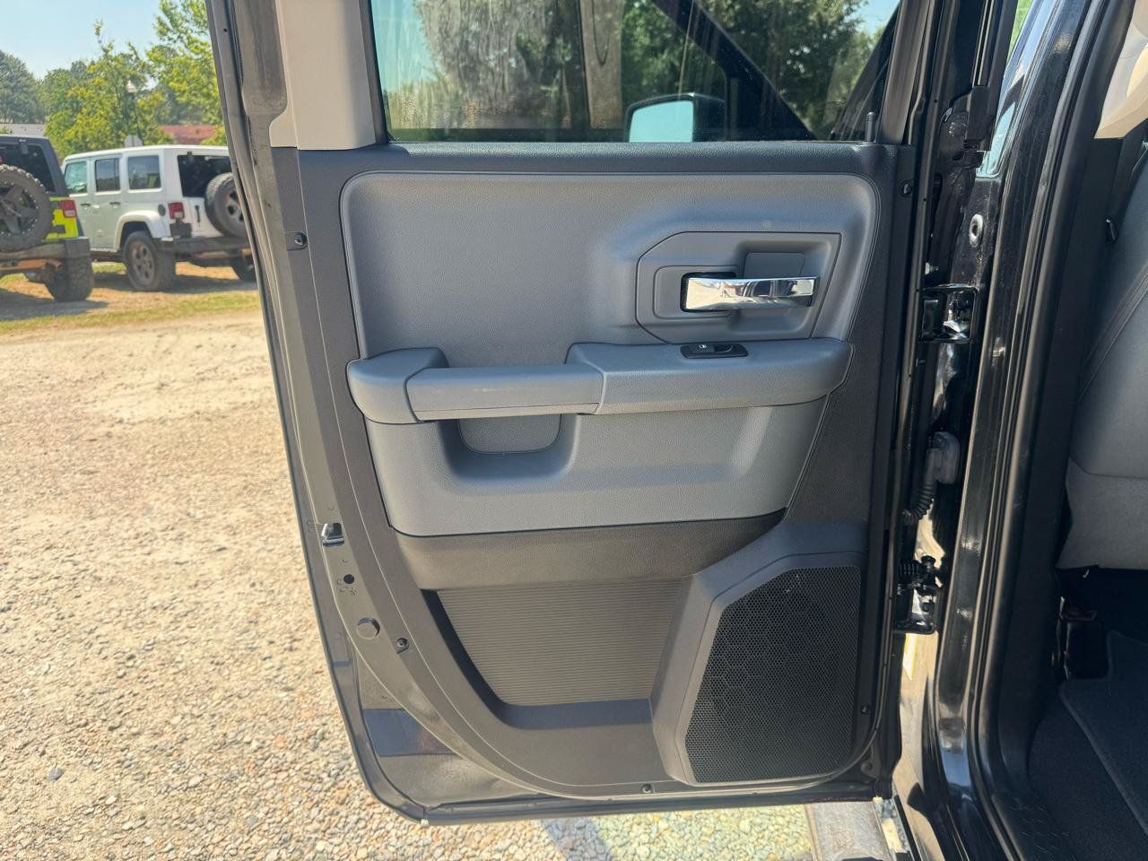 Used 2017 RAM 1500 Classic SLT RWD image 22