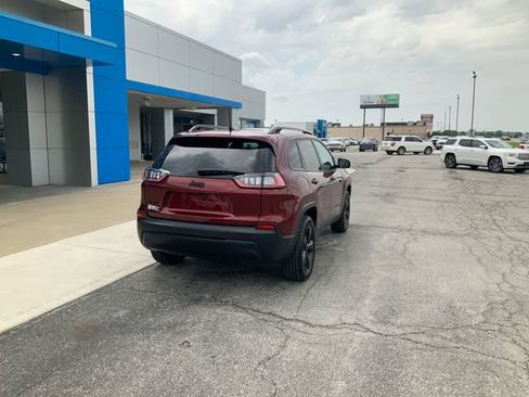 Used 2020 Jeep Cherokee Latitude Plus AWD/4WD image 7