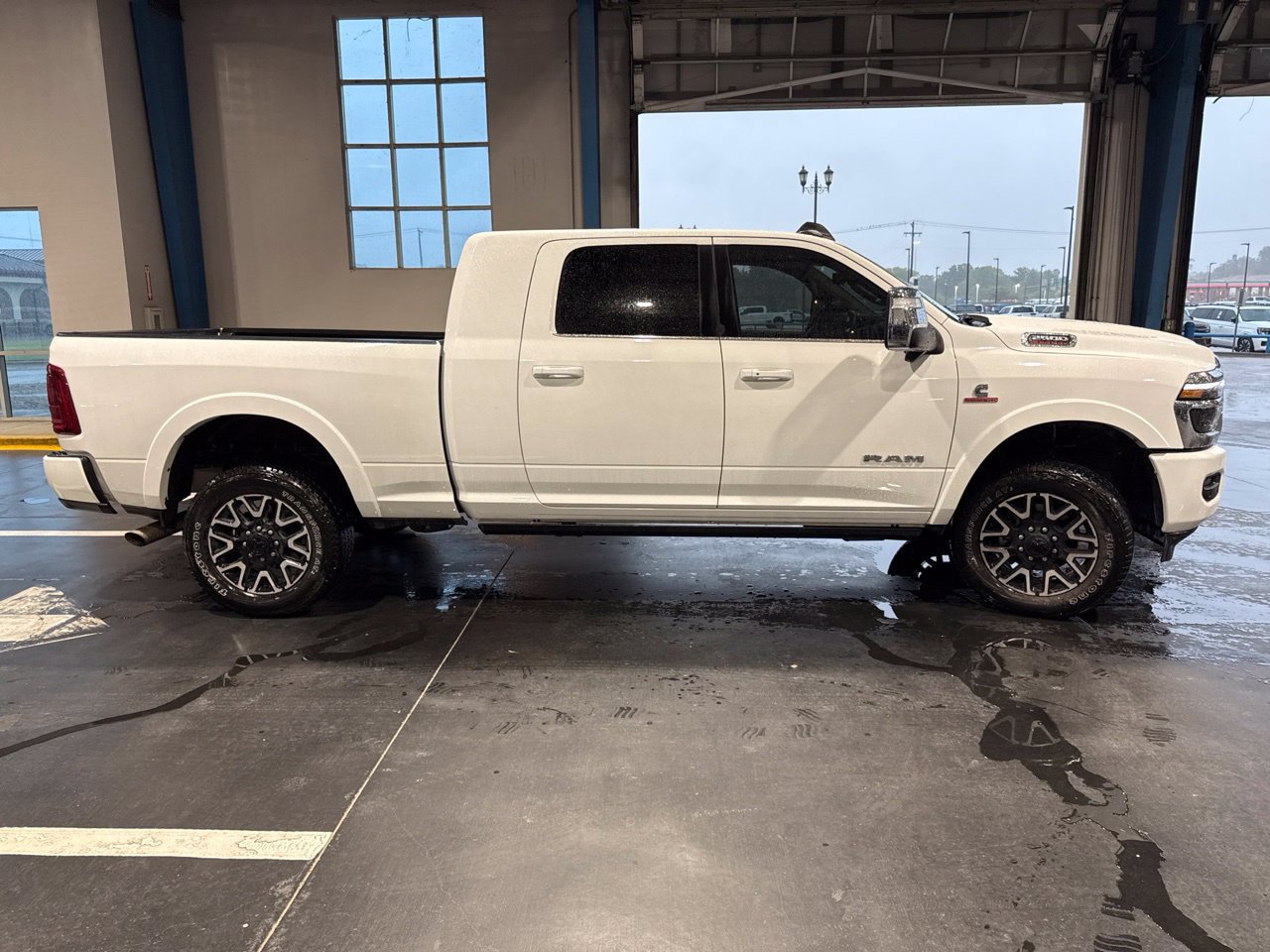 Used 2026 RAM 2500 Limited AWD/4WD image 17