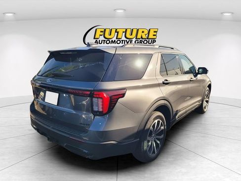 Used 2025 Ford Explorer ST-Line AWD/4WD image 3