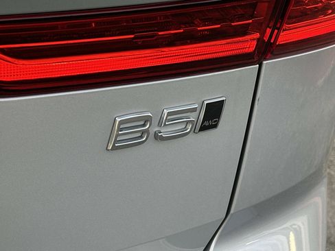 Certified 2025 Volvo XC60 B5 Plus image 28